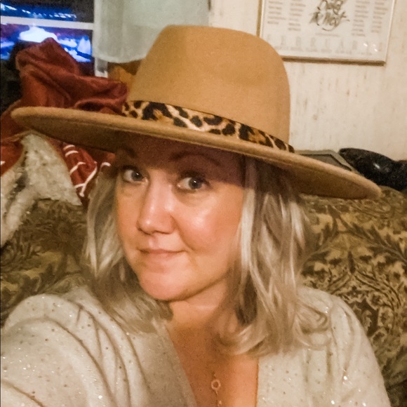 Meet your Posher, Samantha - Picture 3 of 5